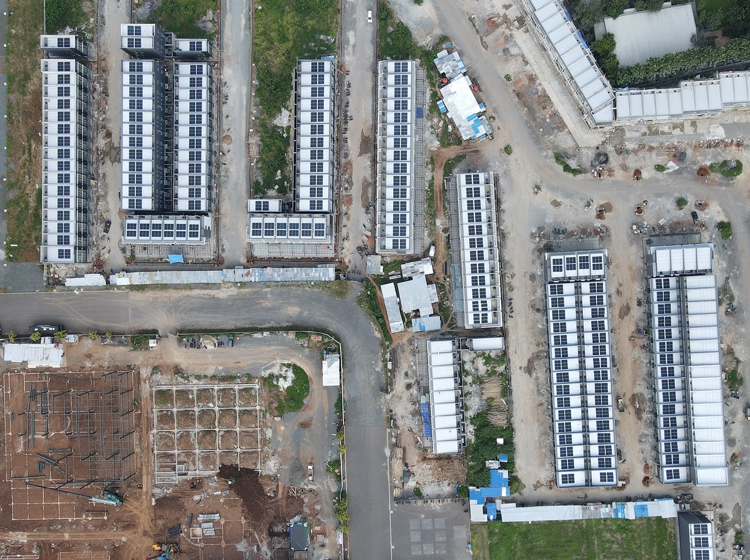 Hicell Hampton Square - hicell.co.id